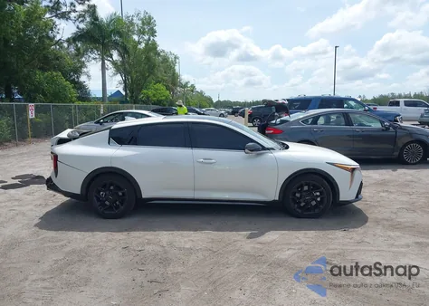 2025 Kia K4 Gt-Line Turbo z USA, uszkodzony, nr VIN 3KPFW4DC2SE068962